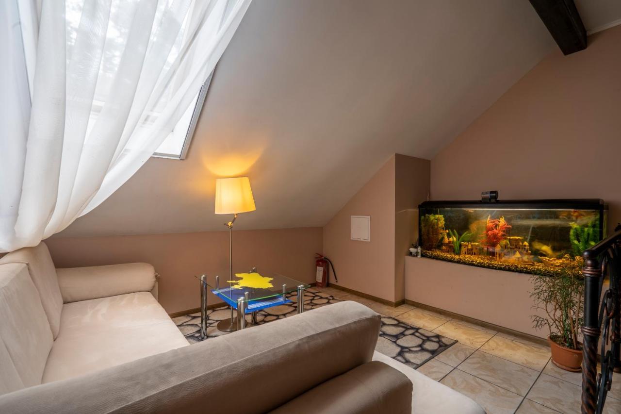 Inn Okolitsya Protsev Exteriér fotografie