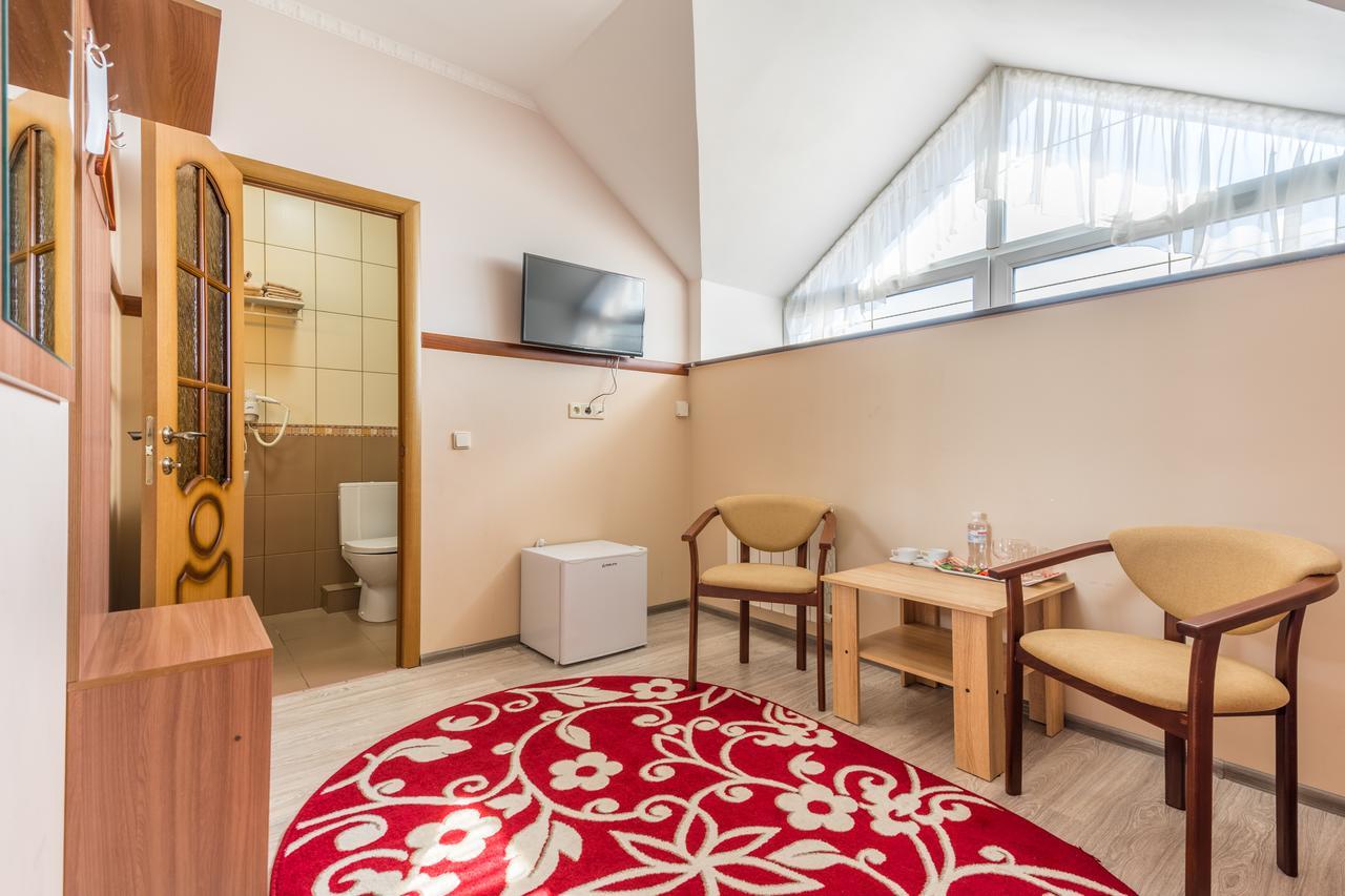 Inn Okolitsya Protsev Exteriér fotografie